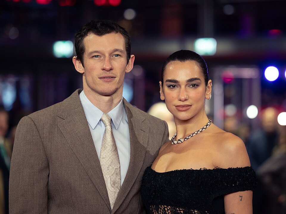 Actor Callum Turner and Singer Dua Lipa at the Pre (4334×3250)