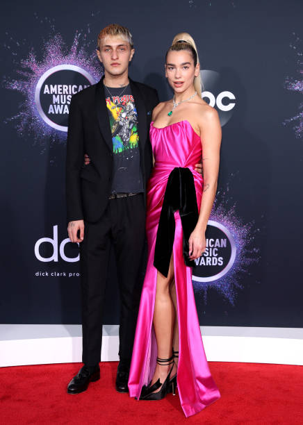 Anwar Hadid and Dua Lipa Attend the 2019 American (436×612)