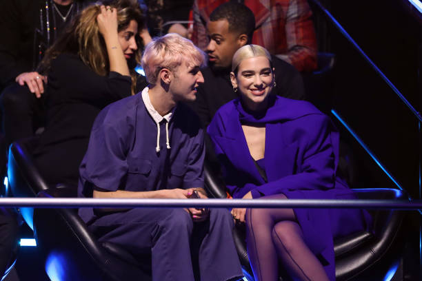 Anwar Hadid and Dua Lipa During the Mtv Emas 2019 (612×408)
