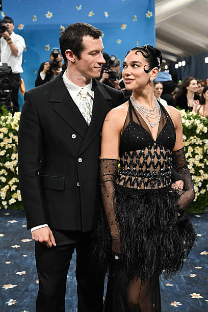 Callum Turner Dua Lipa at the 2025 Met Gala Celebr