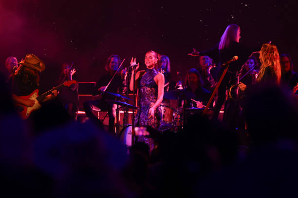 Chris Stapleton Dua Lipa and Morgane Stapleton Per
