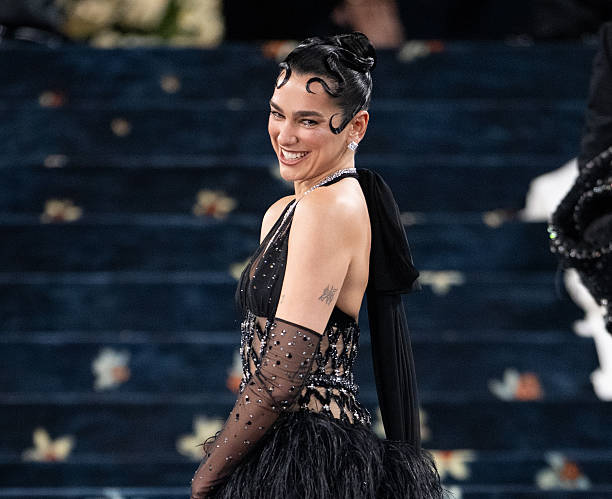 Dua Lipa Arrives to the 2025 Met Gala Celebrating Dceefd