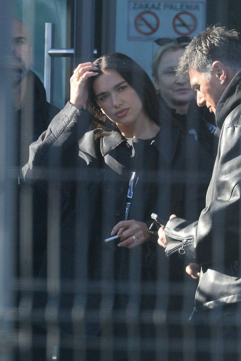 Dua Lipa (800×1199)