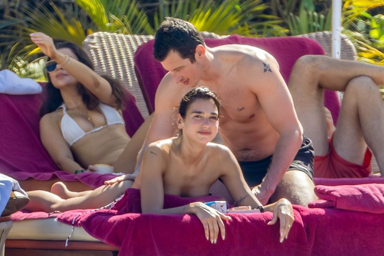 Dua Lipa at the Beach in Mexico December 2025 Vaca