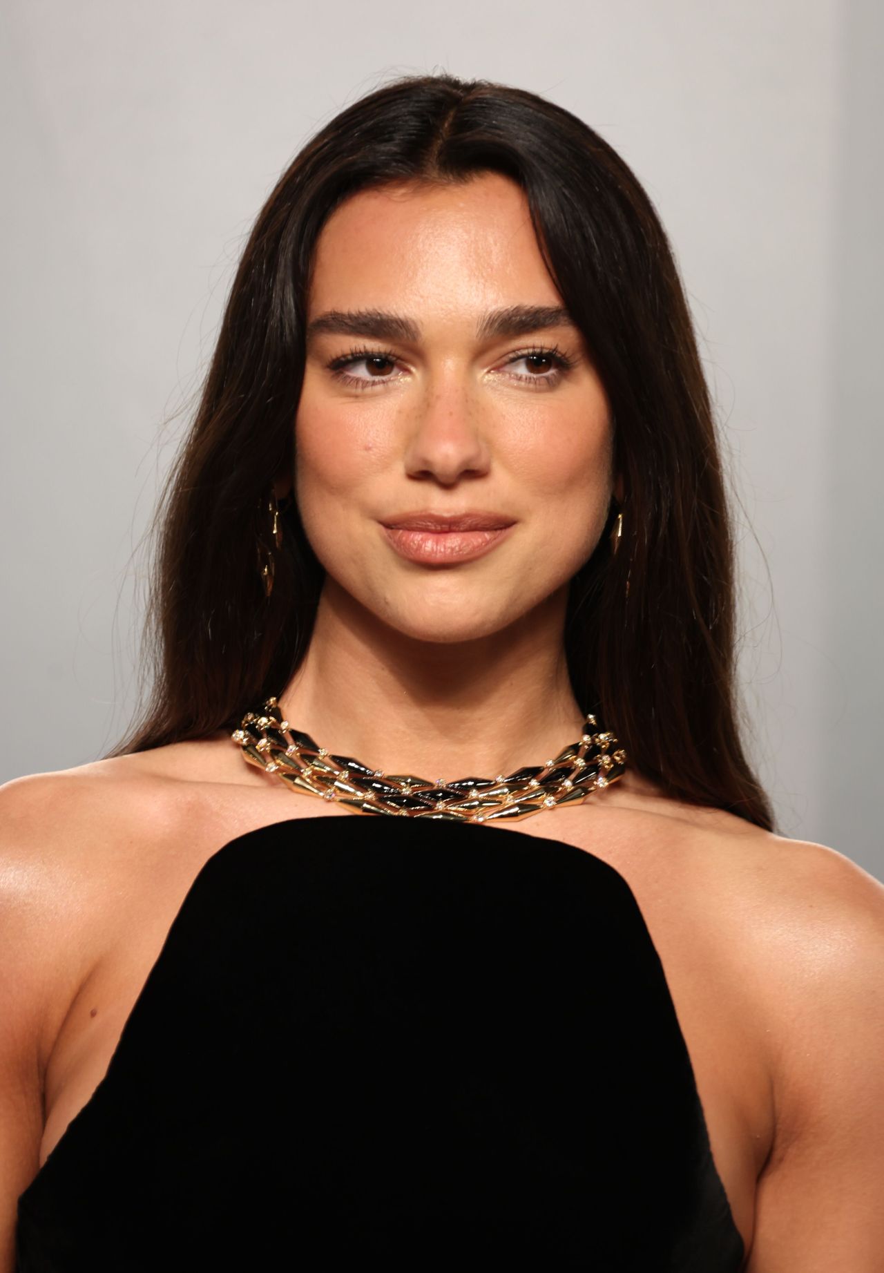 Dua Lipa at Vanity Fair Oscar Party 2026 in Los Angeles — frame 67/107 (1280×1843)