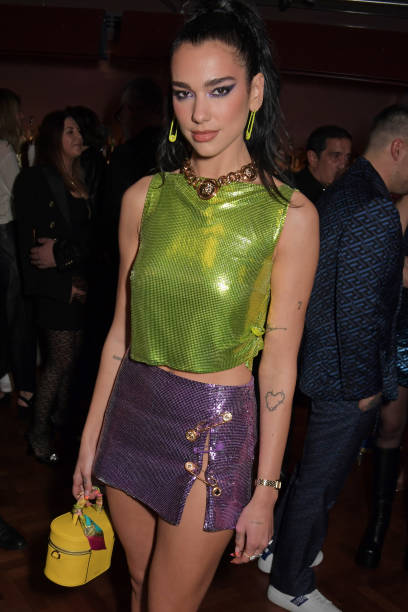 Dua Lipa attends an exclusive party hosted by Frieze and Versace to celebrate London's creative community at Toklas on October 15, 2021 in London, England — frame 4/20 (408×612)