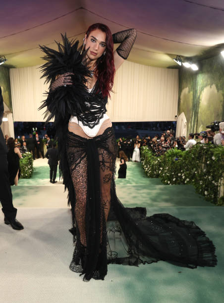 Dua Lipa attends The 2024 Met Gala Celebrating "Sleeping Beauties: Reawakening Fashion" at The Metropolitan Museum of Art on May 06, 2024 in New York City — frame 5/12 (452×612)