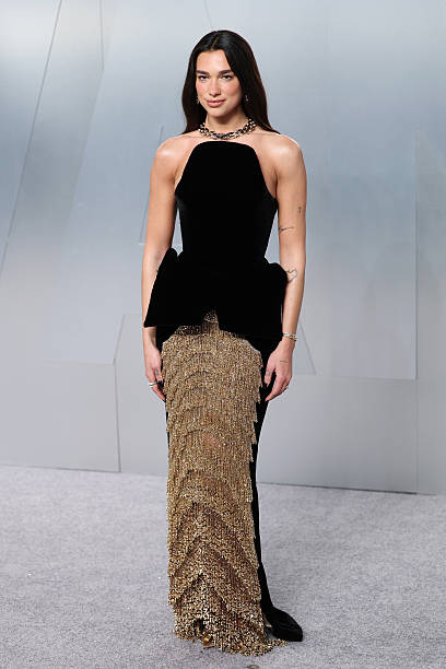 Dua Lipa attends the 2026 Vanity Fair Oscar Party hosted by Mark Guiducci at Los Angeles County Museum of Art on March 15, 2026 in Los Angeles, California — frame 79/107 (408×612)