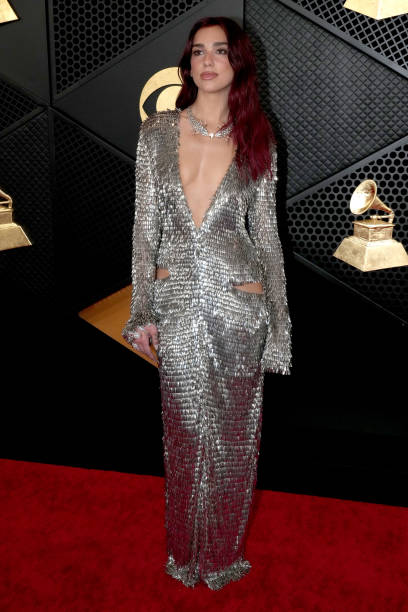 Dua Lipa attends the 66th GRAMMY Awards at Crypto.com Arena on February 04, 2024 in Los Angeles, California — frame 8/80 (408×612)