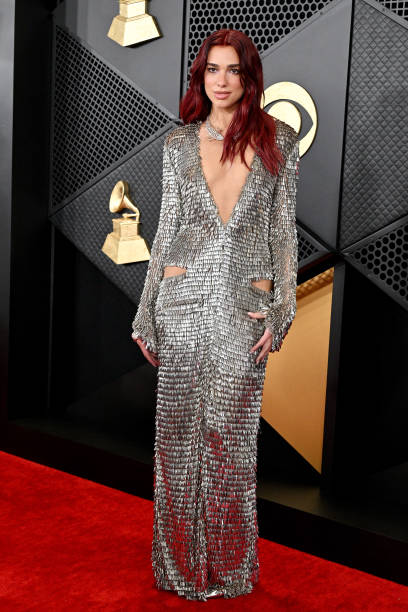 Dua Lipa attends the 66th GRAMMY Awards at Crypto.com Arena on February 04, 2024 in Los Angeles, California — frame 33/80 (408×612)