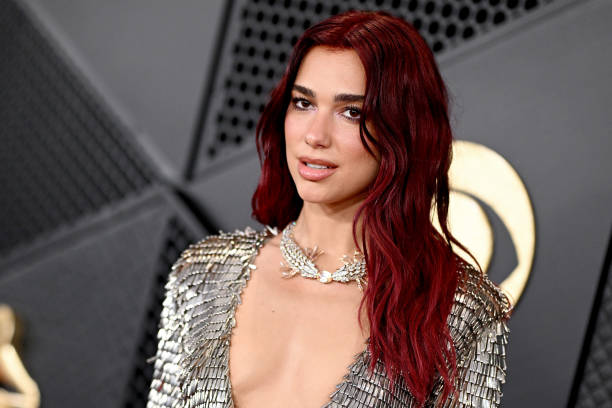 Dua Lipa attends the 66th GRAMMY Awards at Crypto.com Arena on February 04, 2024 in Los Angeles, California — frame 4/80 (612×408)