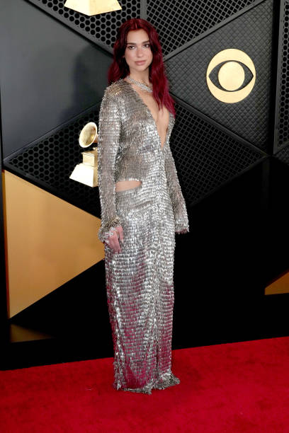Dua Lipa attends the 66th GRAMMY Awards at Crypto.com Arena on February 04, 2024 in Los Angeles, California — frame 64/80 (408×612)