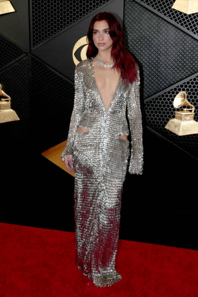 Dua Lipa attends the 66th GRAMMY Awards at Crypto.com Arena on February 04, 2024 in Los Angeles, California — frame 65/80 (408×612)