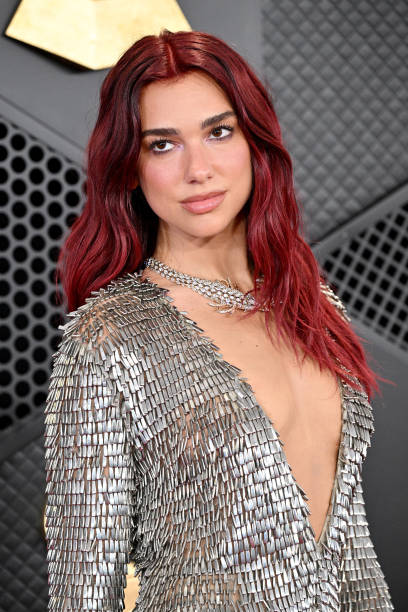 Dua Lipa attends the 66th GRAMMY Awards at Crypto.com Arena on February 04, 2024 in Los Angeles, California — frame 40/80 (408×612)
