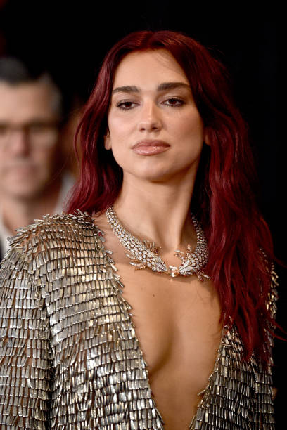 Dua Lipa attends the 66th GRAMMY Awards at Crypto.com Arena on February 04, 2024 in Los Angeles, California — frame 27/80 (408×612)