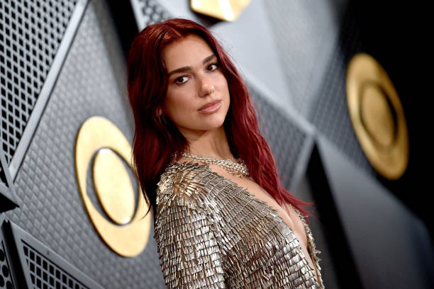 Dua Lipa attends the 66th GRAMMY Awards at Crypto.com Arena on February 04, 2024 in Los Angeles, California — frame 41/80 (612×408)