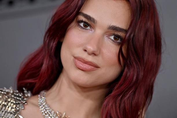 Dua Lipa attends the 66th GRAMMY Awards at Crypto.com Arena on February 04, 2024 in Los Angeles, California — frame 15/80 (612×408)