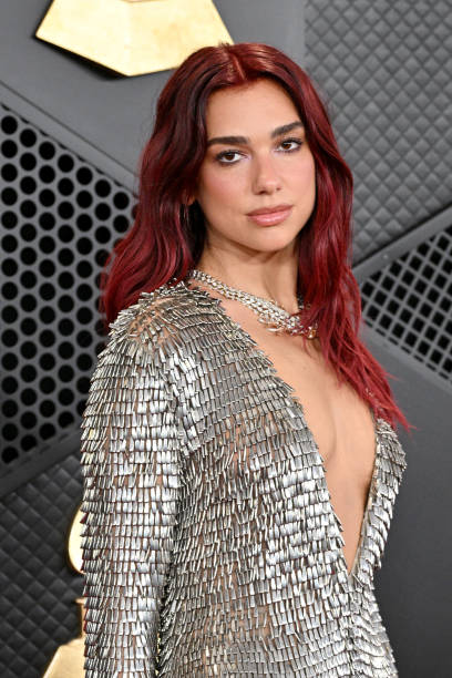 Dua Lipa attends the 66th GRAMMY Awards at Crypto.com Arena on February 04, 2024 in Los Angeles, California — frame 36/80 (408×612)