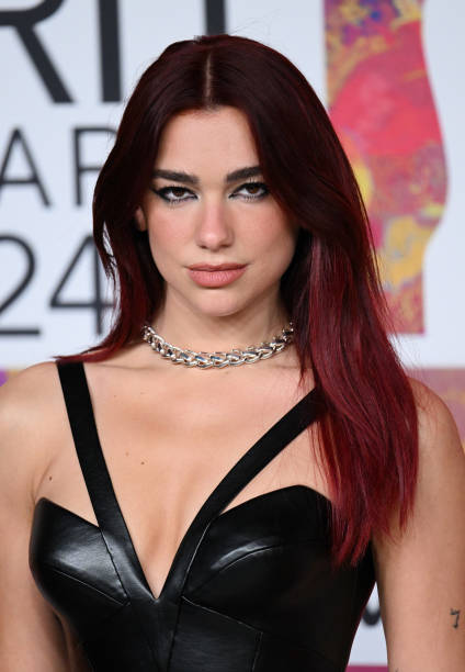 Dua Lipa attends the BRIT Awards 2024 at The O2 Arena on March 02, 2024 in London, England (424×612)