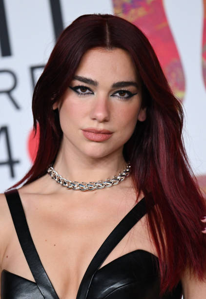 Dua Lipa attends the BRIT Awards 2024 at The O2 Arena on March 02, 2024 in London, England (422×612)