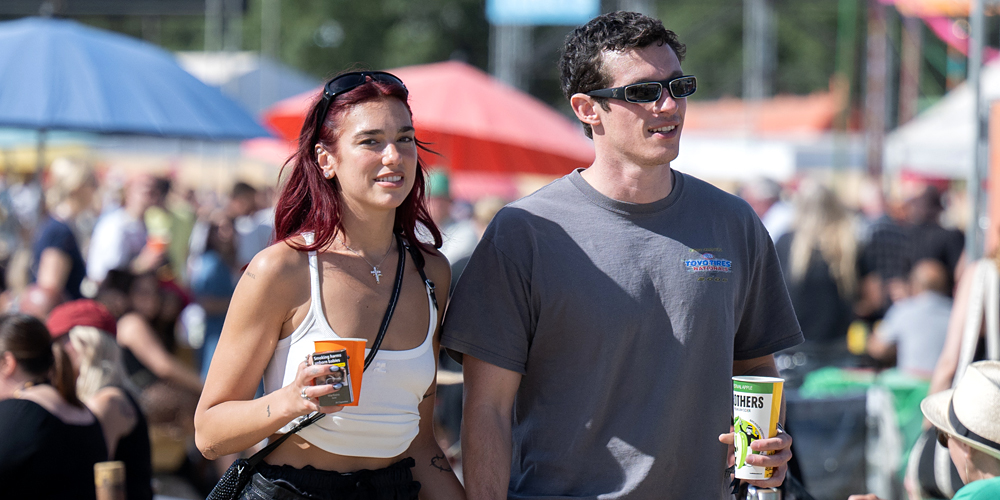 Dua Lipa Callum Turner Hold Hands at Glastonbury (1000×500)