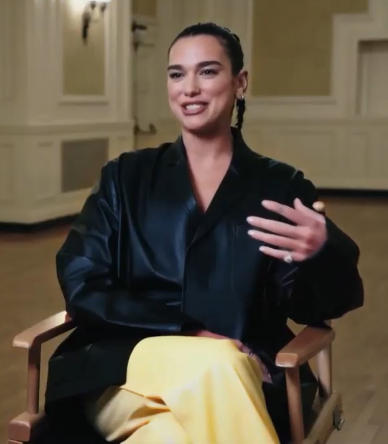 Dua Lipa for Evian water Behind the scenes