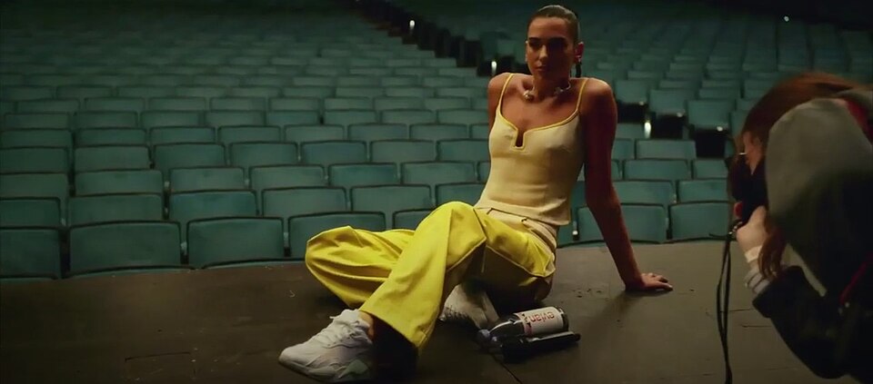 Dua Lipa for Evian water Behind the scenes (1600×705)