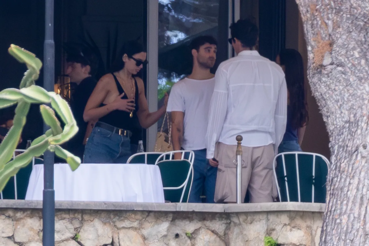 Dua Lipa in Black Bodysuit and Denim for Palermo (1280×853)