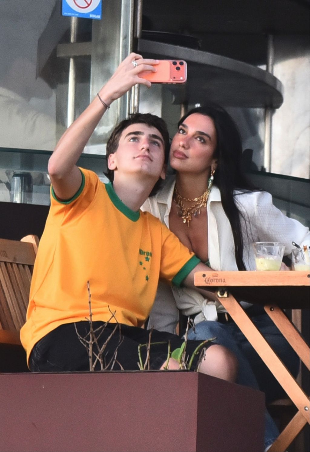 Dua Lipa in Jeans and White Shirt in Rio De Janeiro 11-19-2025 (1024×1490)
