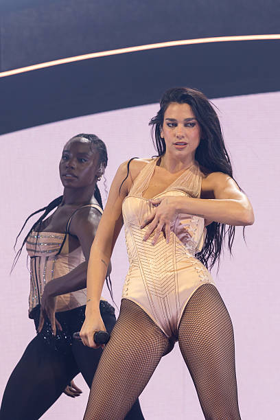 Dua Lipa performs at Spark Arena on April 02, 2025 in Auckland, New Zealand (408×612)