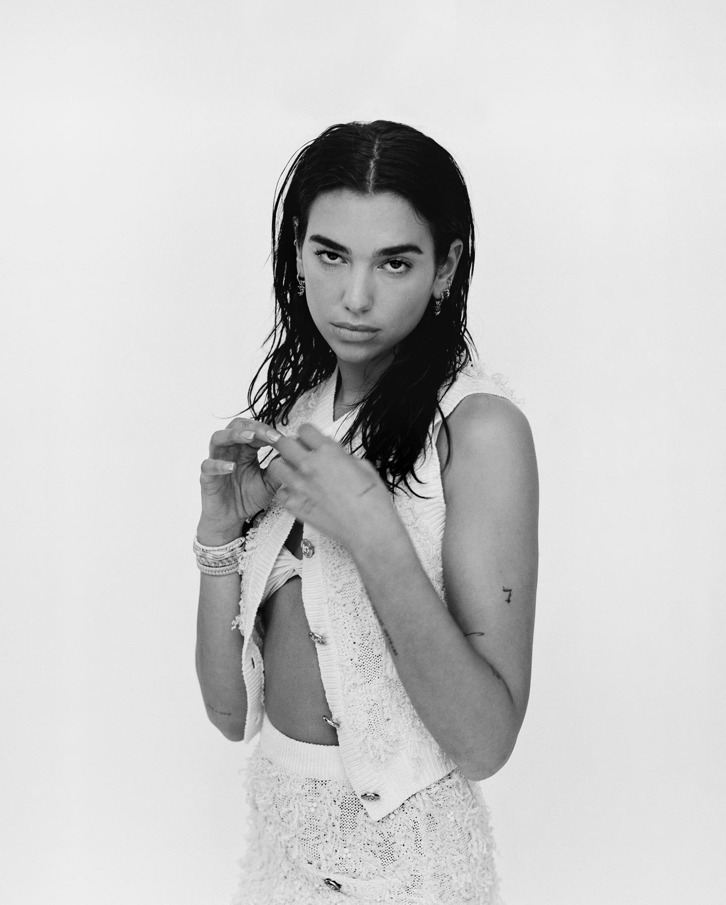 Dua Lipa (1440×1795)