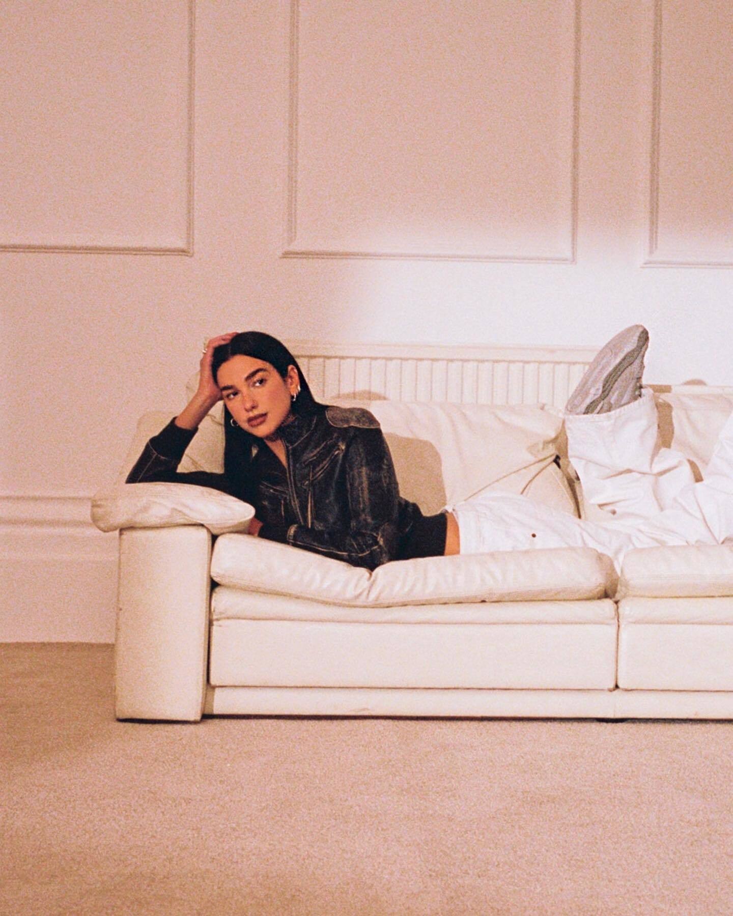 Dua Lipa (1440×1800)