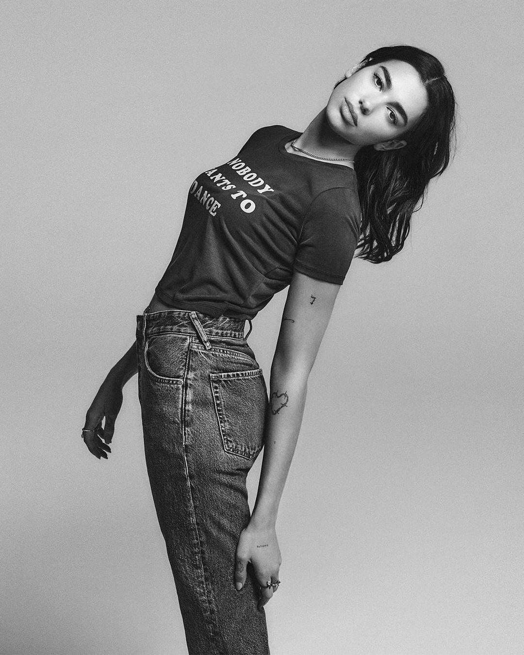 Dua Lipa (1080×1350)