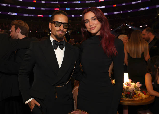 Maluma and Dua Lipa attend the 66th GRAMMY Awards at Crypto.com Arena on February 04, 2024 in Los Angeles, California — frame 55/80 (612×440)