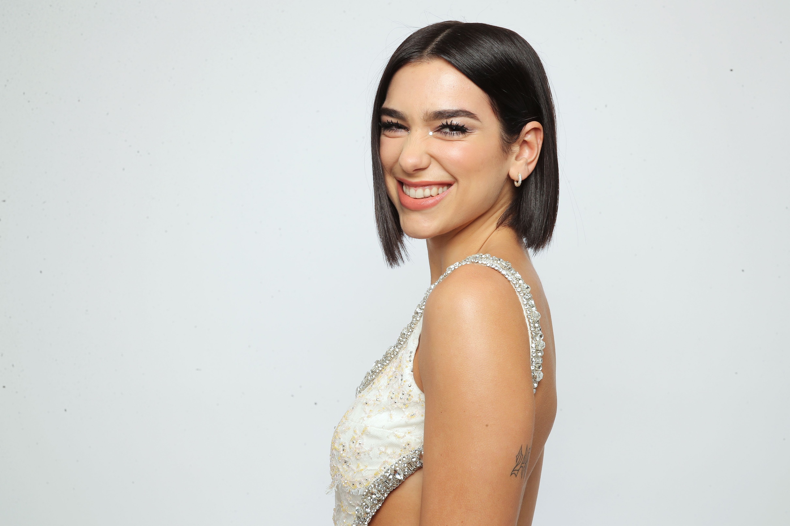 Dua Lipa (2560×1706)