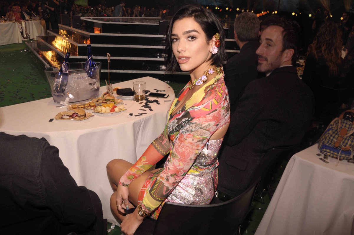 Dua Lipa (1200×797)