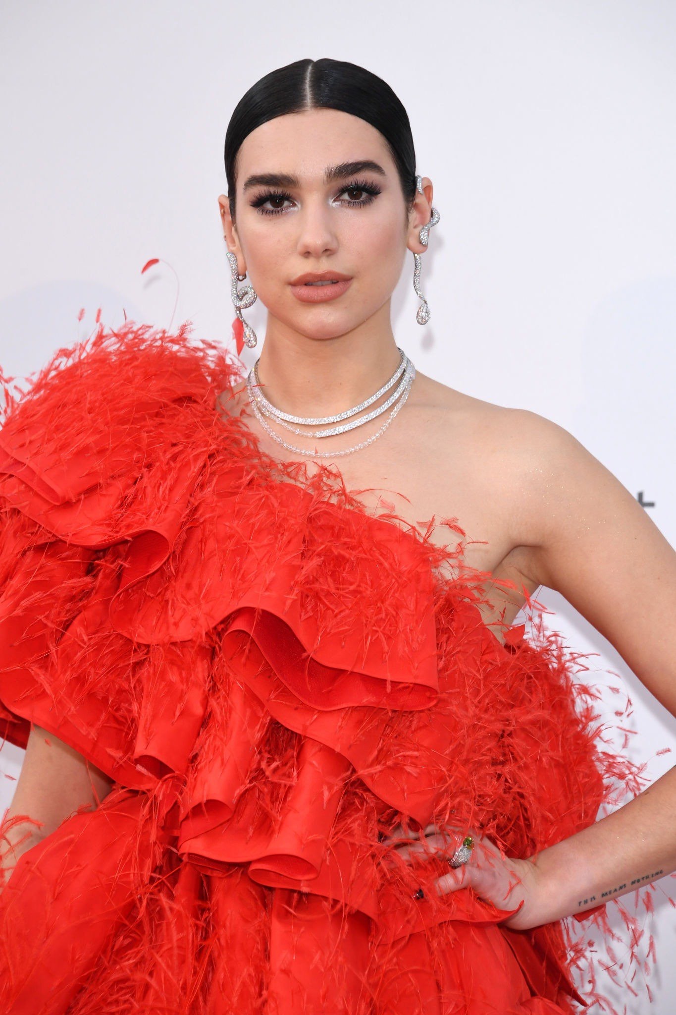 Dua Lipa (1365×2048)