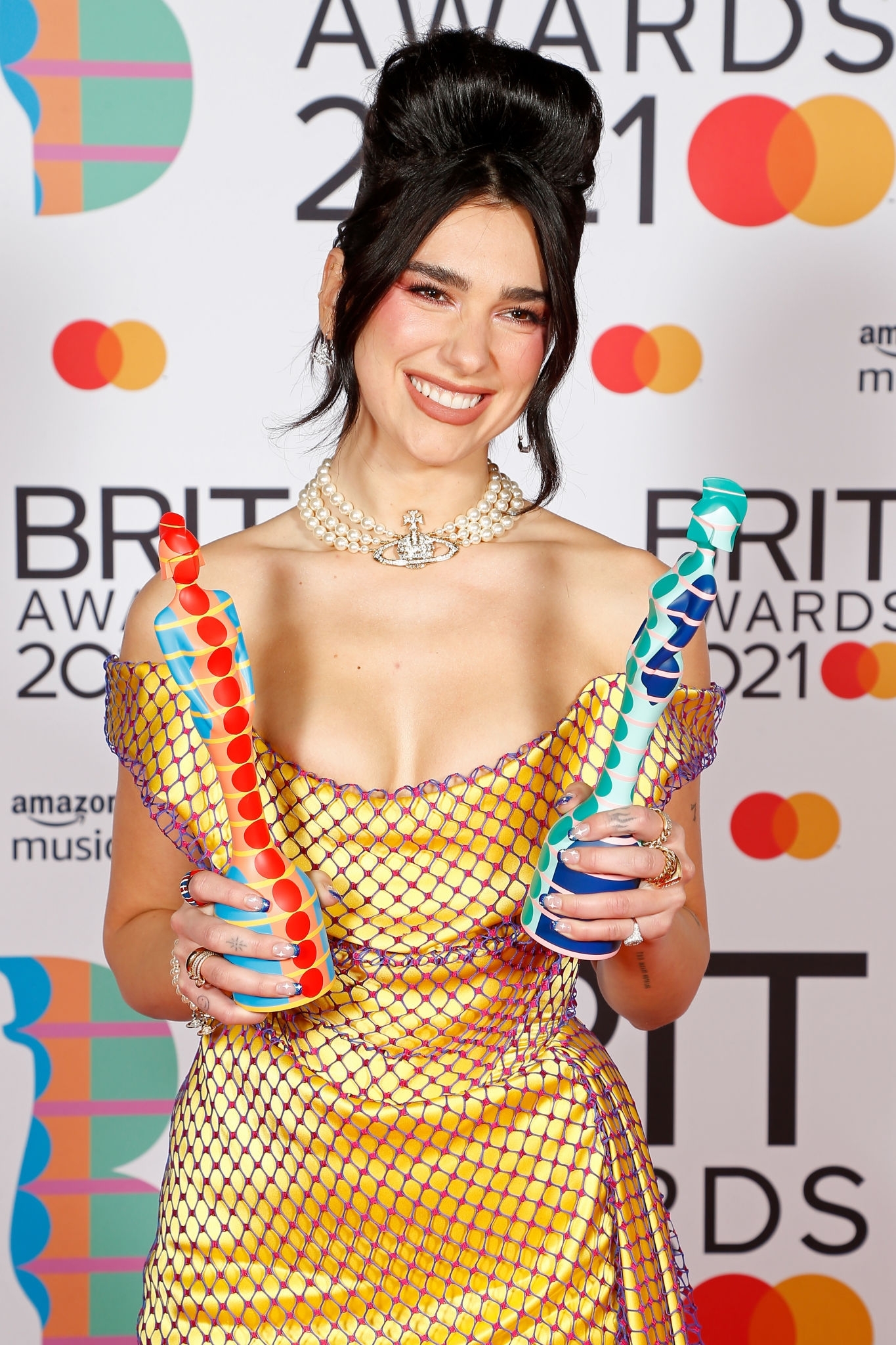 Dua Lipa (1365×2048)