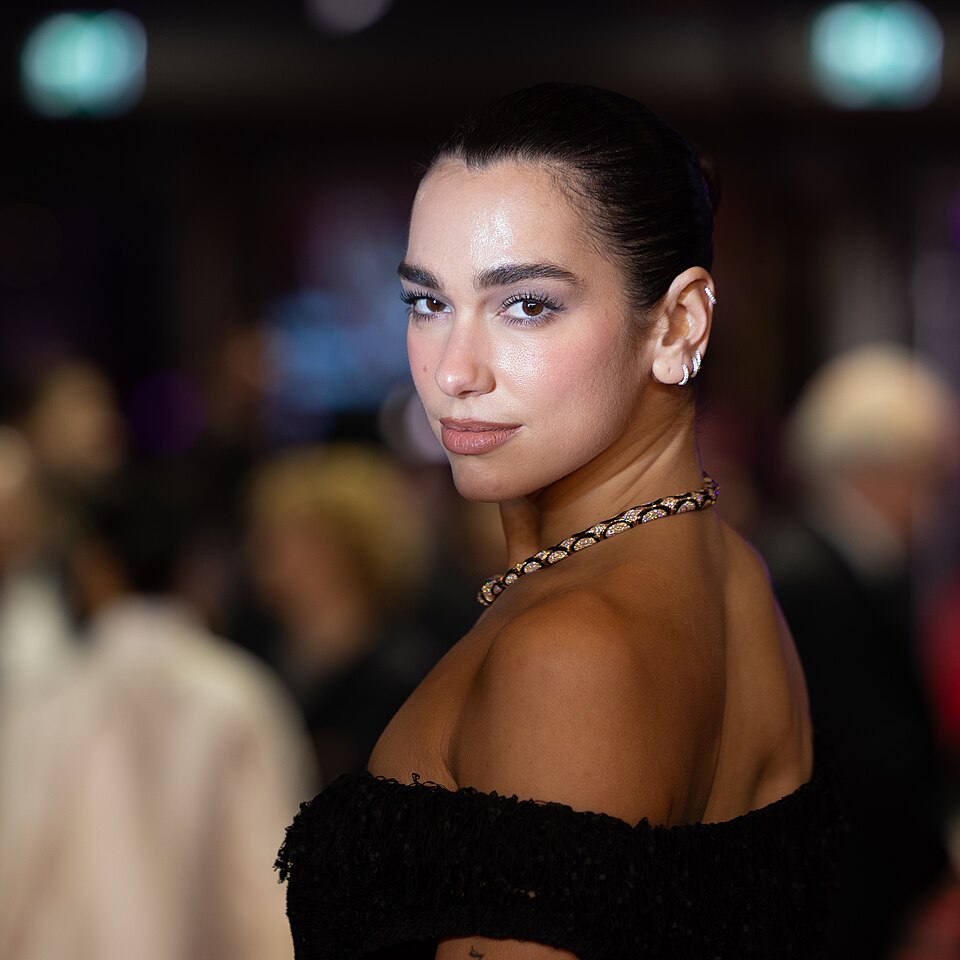 Singer Dua Lipa as a guest at the premiere of Rosebush Pruning at the 2026 Berlin International Film Festival — frame 22/24 (3164×3164)