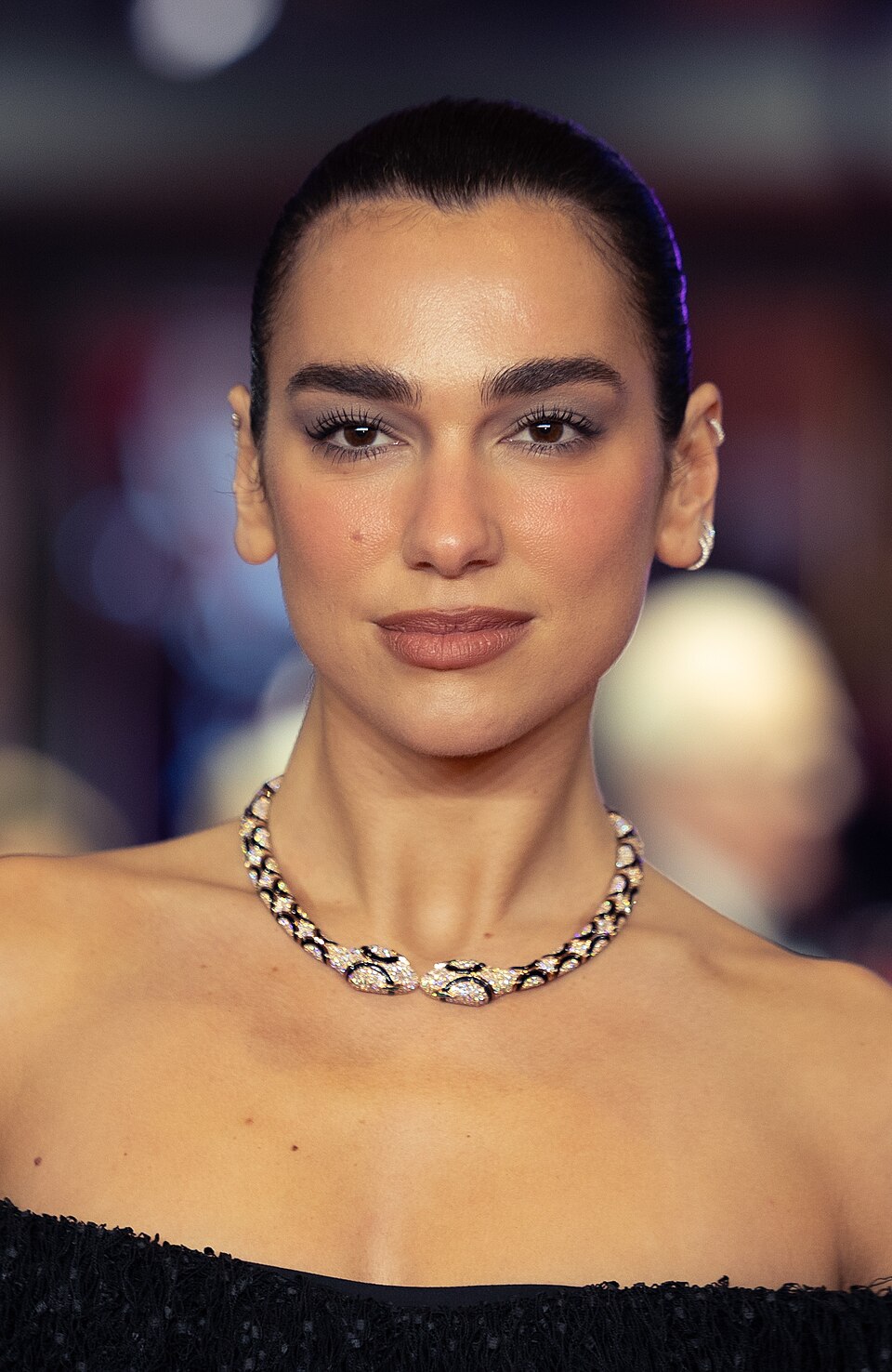 Singer Dua Lipa as a guest at the premiere of Rosebush Pruning at the 2026 Berlin International Film Festival — frame 23/24 (1780×2737)
